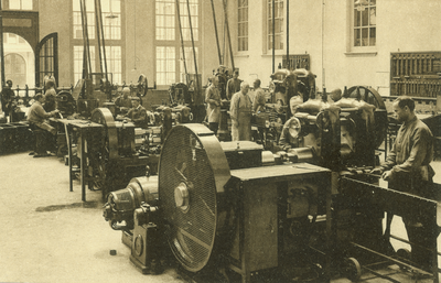 751 Interieur van de Rijksmunt (Leidseweg 90) te Utrecht: pletzaal.